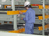 制御盤の製造だけではなく、機内配線工事・機外配線工事も行っております。 